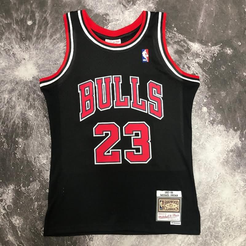 Chicago Bulls 1997/98 Black Classics Basketball Jersey (Hot Press) Chicago Bulls 1997/98 Black Classics Basketball Jersey (Hot Press)