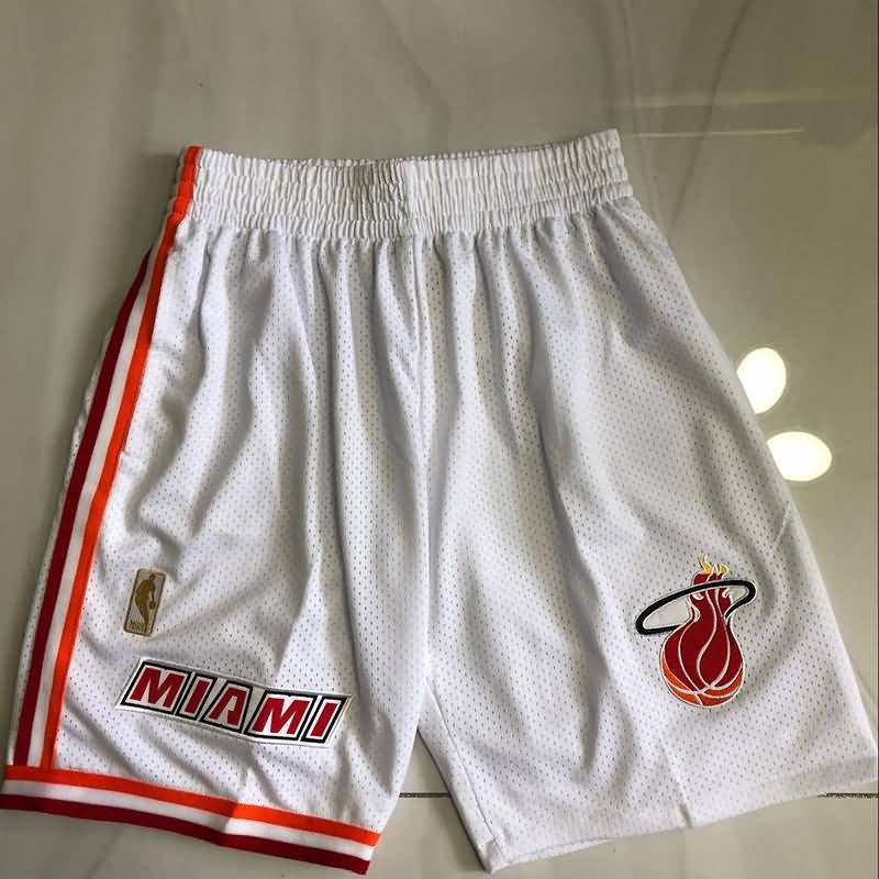 Miami Heat Mitchell&Ness White Basketball Shorts Miami Heat Mitchell&Ness White Basketball Shorts