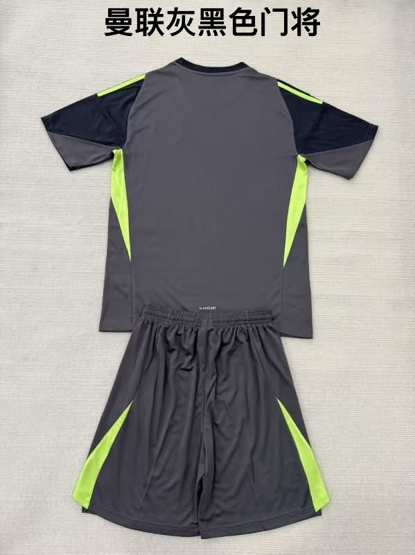 Manchester United 25/26 Goalkeeper Black Soccer Jersey