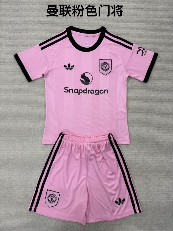 Manchester United 25/26 Goalkeeper Pink Soccer Jersey