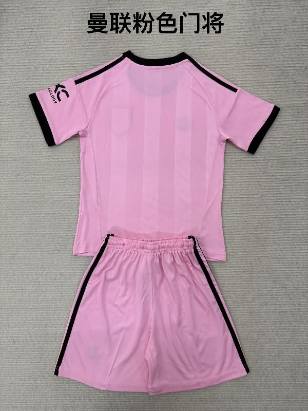 Manchester United 25/26 Goalkeeper Pink Soccer Jersey