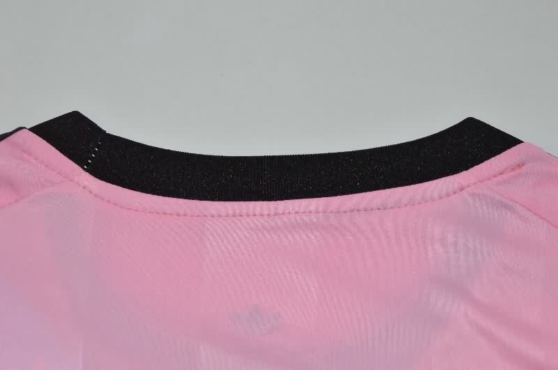 AAA Quality Manchester United 25/26 Goalkeeper Pink Soccer Jersey