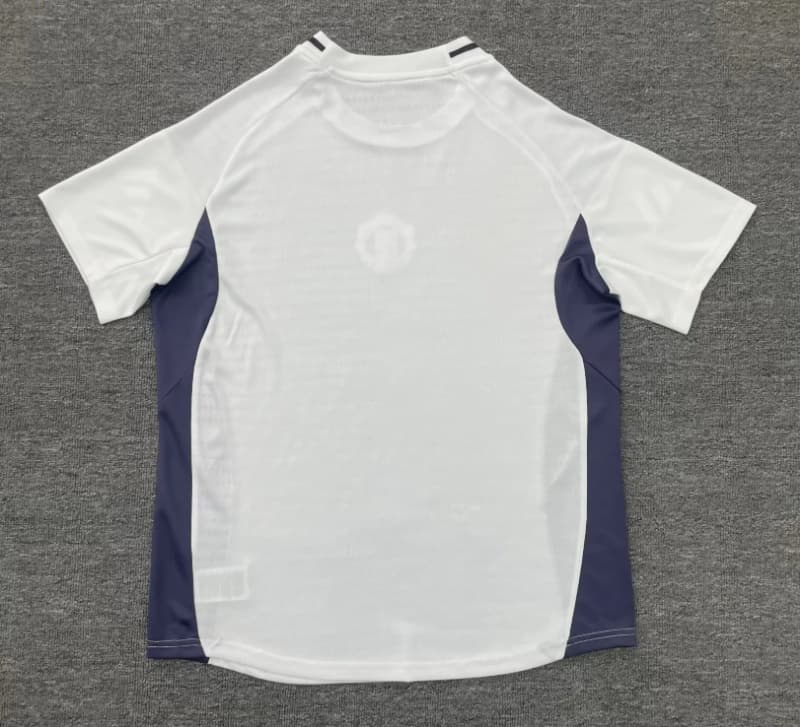 AAA Quality Manchester United 25/26 Training Soccer Jersey(Player) 03