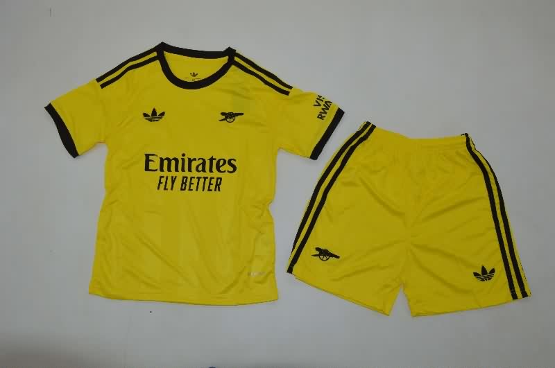 Kids Arsenal 25/26 Goalkeeper Yellow Soccer Jersey And Shorts 02 Kids Arsenal 25/26 Goalkeeper Yellow Soccer Jersey And Shorts 02