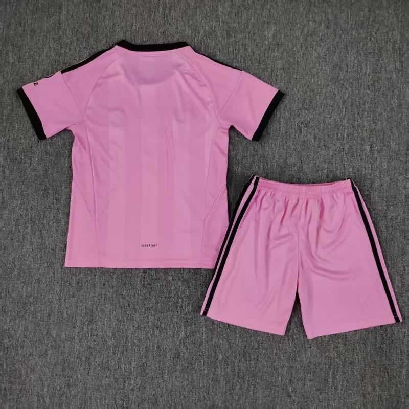 Kids Bayern Munich 25/26 Goalkeeper Pink Soccer Jersey And Shorts
