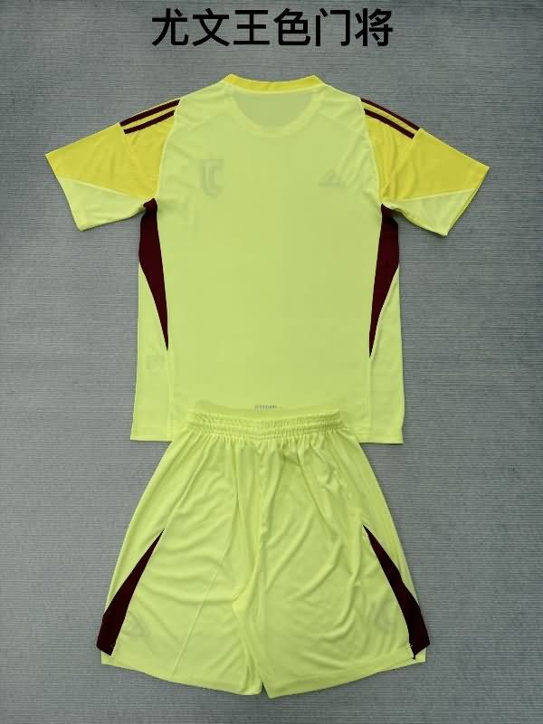 Kids Juventus 25/26 Goalkeeper Yellow Soccer Jersey And Shorts