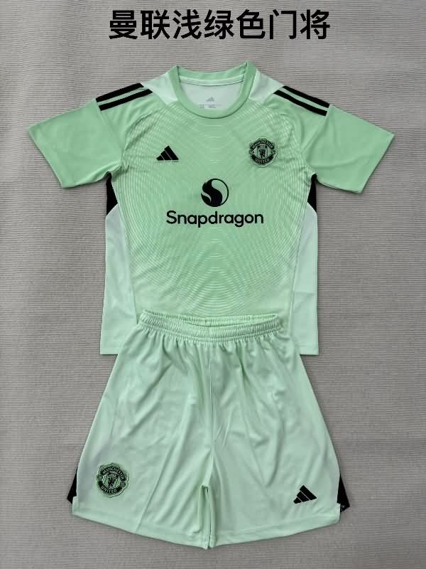 Kids Manchester United 25/26 Goalkeeper Green Soccer Jersey And Shorts 02