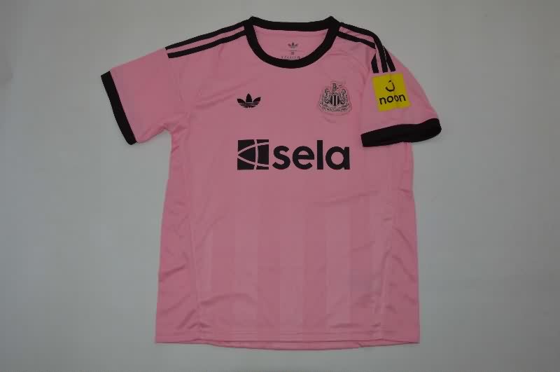 Kids Newcastle United 25/26 Goalkeeper Pink Soccer Jersey And Shorts