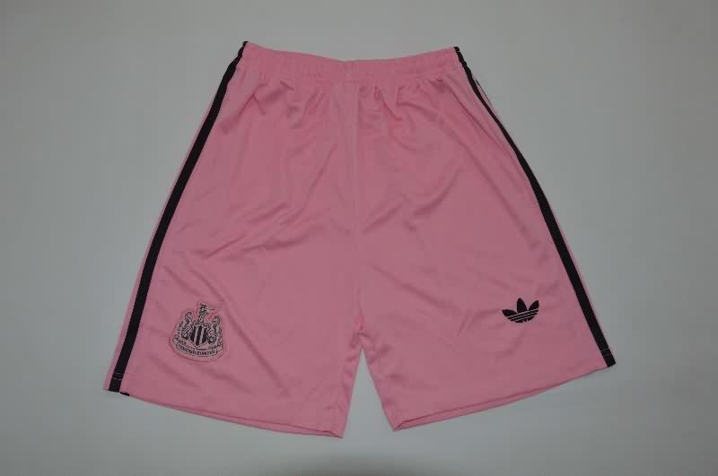 Kids Newcastle United 25/26 Goalkeeper Pink Soccer Jersey And Shorts