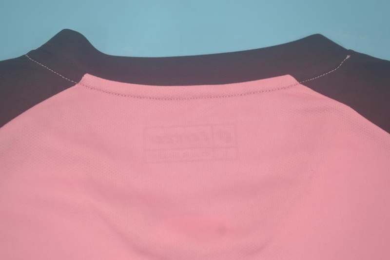 Juventus Soccer Jersey Goalkeeper Pink Retro Replica 2002/03