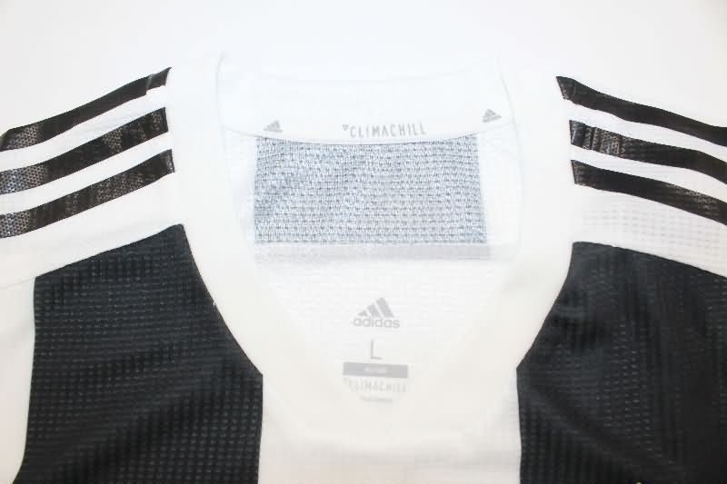 Juventus Soccer Jersey Home Retro (Player) 2018/19