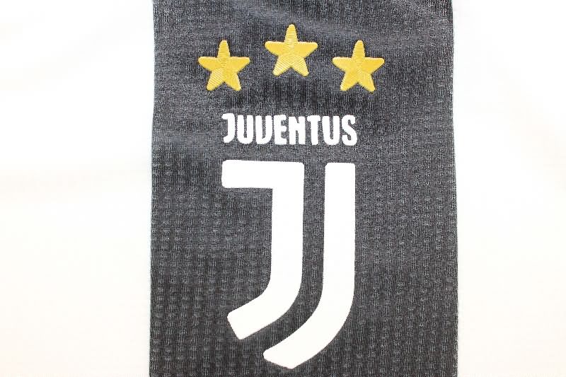 Juventus Soccer Jersey Home Retro (Player) 2018/19