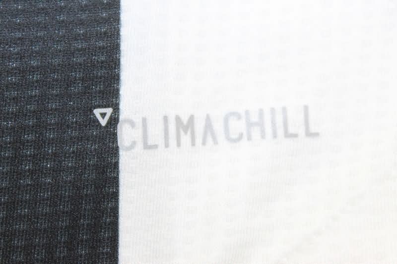 Juventus Soccer Jersey Home Retro (Player) 2018/19