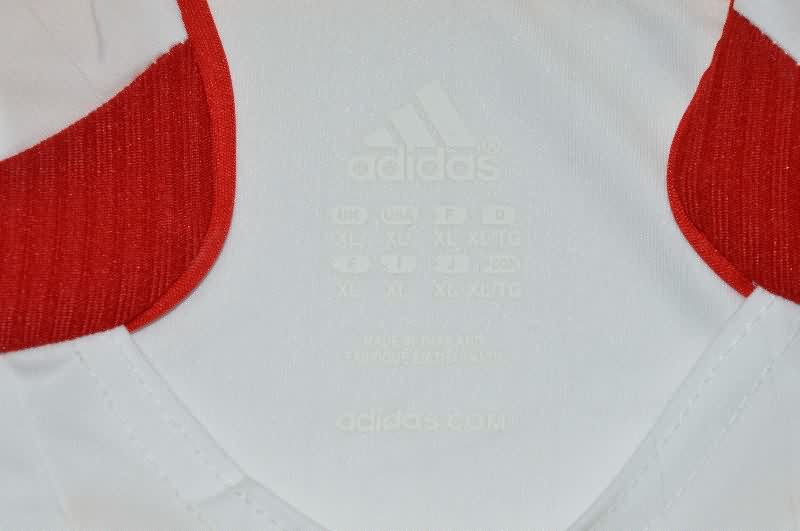 AAA Quality Spain 2006 Away Retro Soccer Jersey