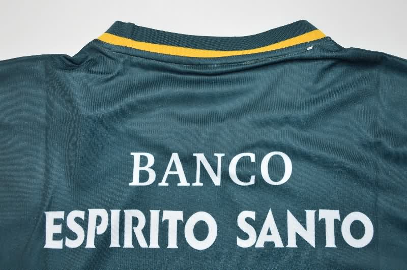 AAA Quality Sporting Lisbon 2002/03 Training Retro Soccer Jersey