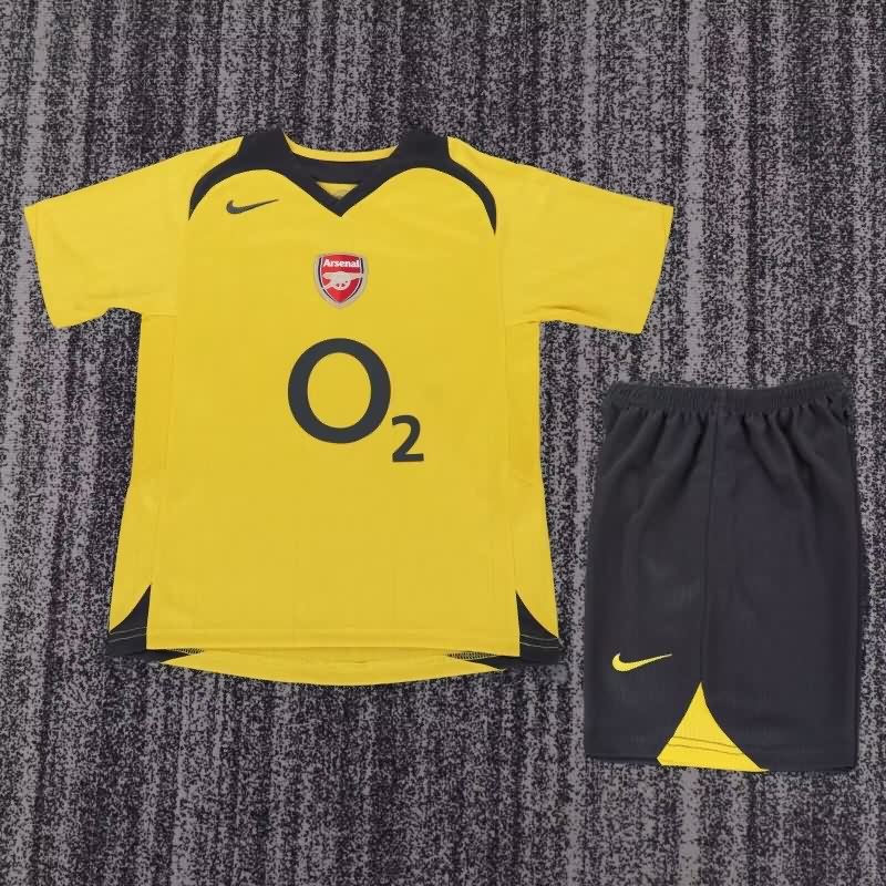 Kids Arsenal 2005/06 Away Soccer Jersey And Shorts Kids Arsenal 2005/06 Away Soccer Jersey And Shorts