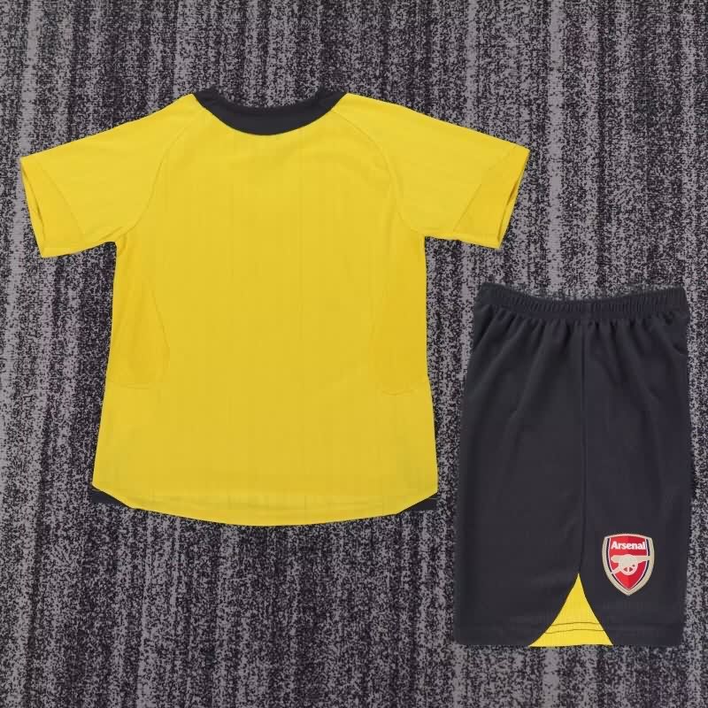Kids Arsenal 2005/06 Away Soccer Jersey And Shorts