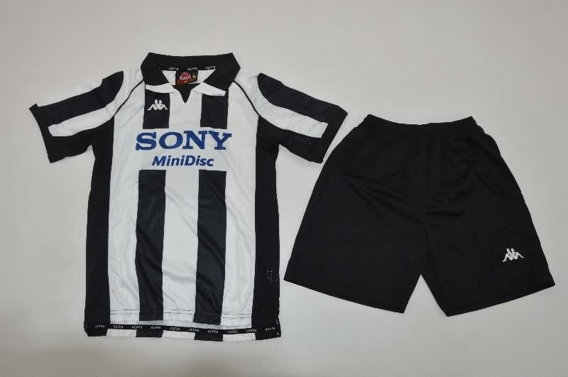 Kids Juventus 1997/98 Home Soccer Jersey And Shorts