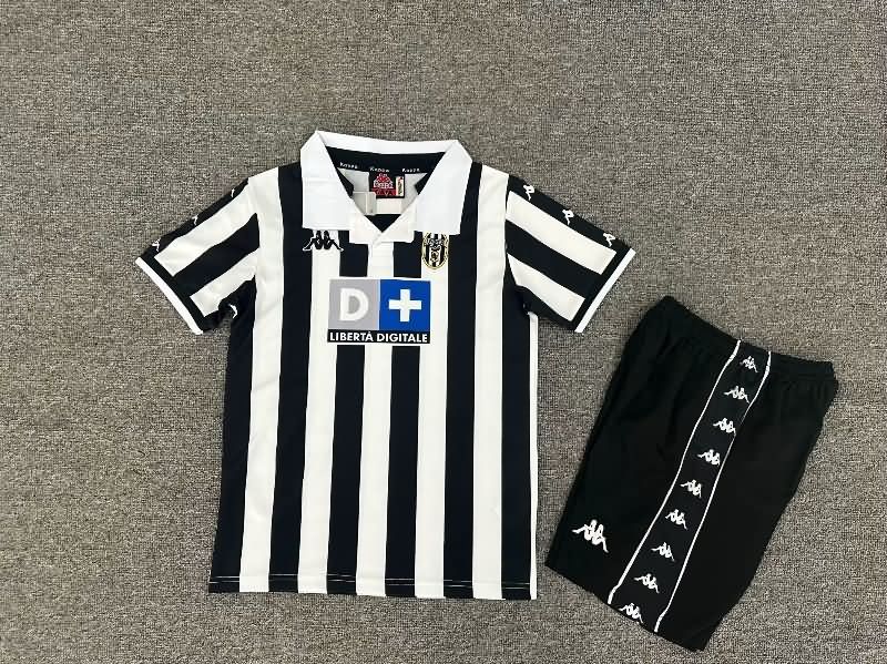 Kids Juventus 1999/00 Home Soccer Jersey And Shorts