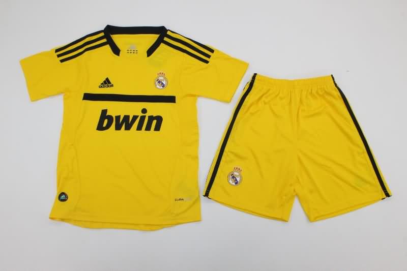 Kids Real Madrid 2011/12 Goalkeeper Yellow Soccer Jersey And Shorts